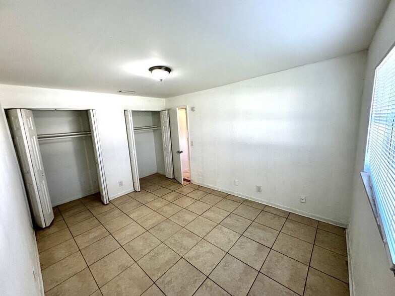 Building Photo - 5313 NW 23rd St