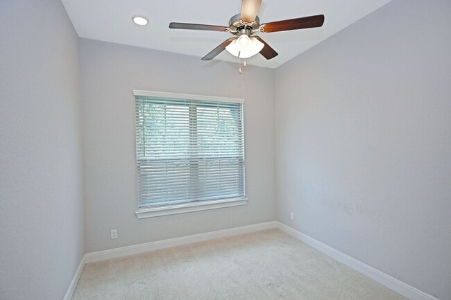 Building Photo - 1434 Oaklawn Dr