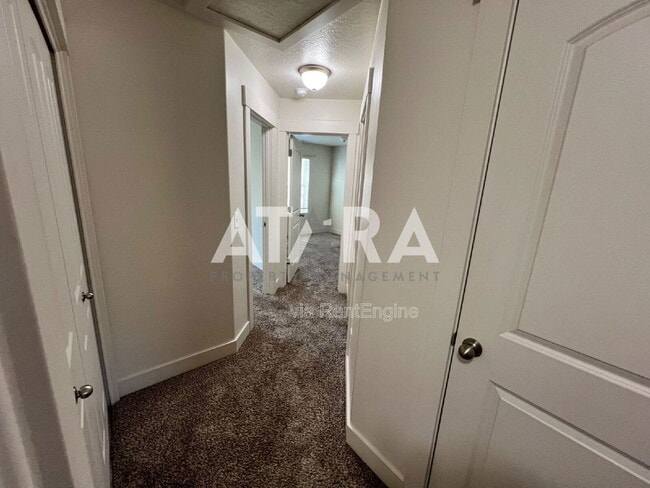 Building Photo - 713 Kirkbride Ave