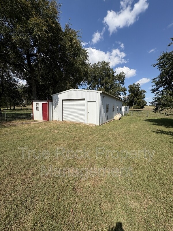 Building Photo - 23185 CR 3520