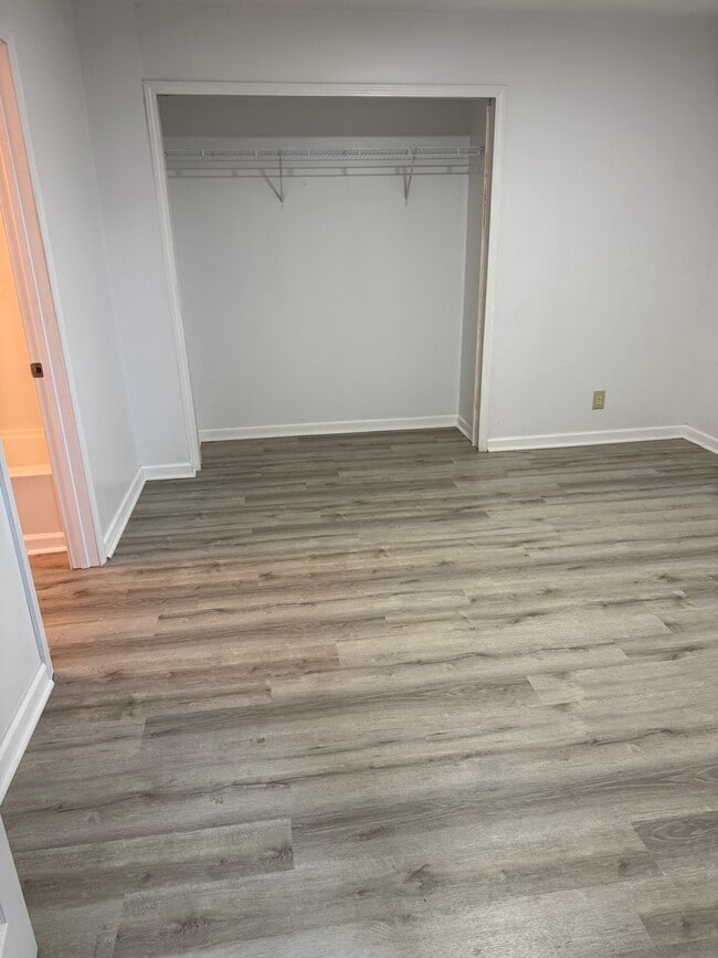 Building Photo - 2016 Clyde St