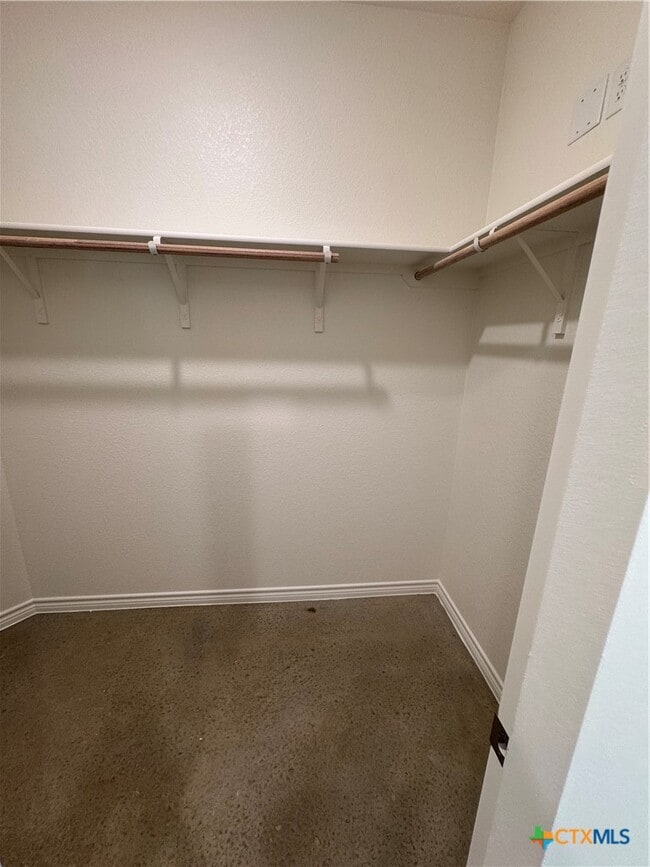 Building Photo - 3900 American Elm Dr