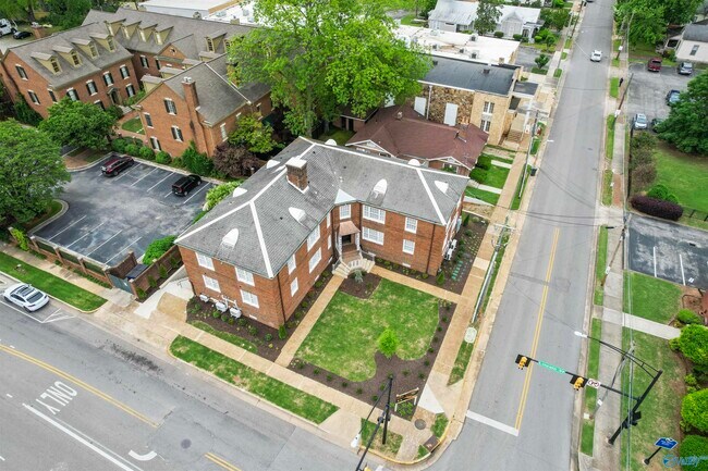 Building Photo - 401 Clinton Ave E