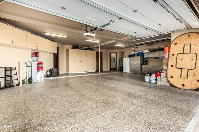 Building Photo - 1930 E Desert Willow Dr