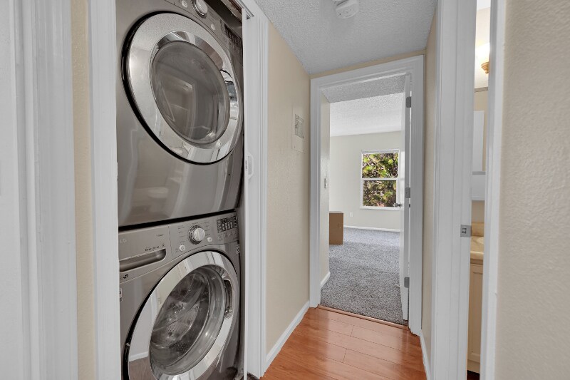 Building Photo - 539 Wright St