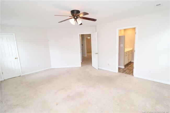 Building Photo - 203 Abbey Oak Ln