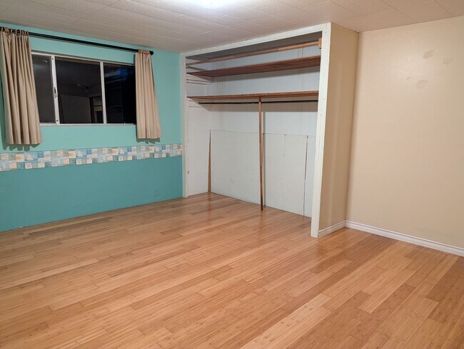 Building Photo - 12633 E Lake Dr