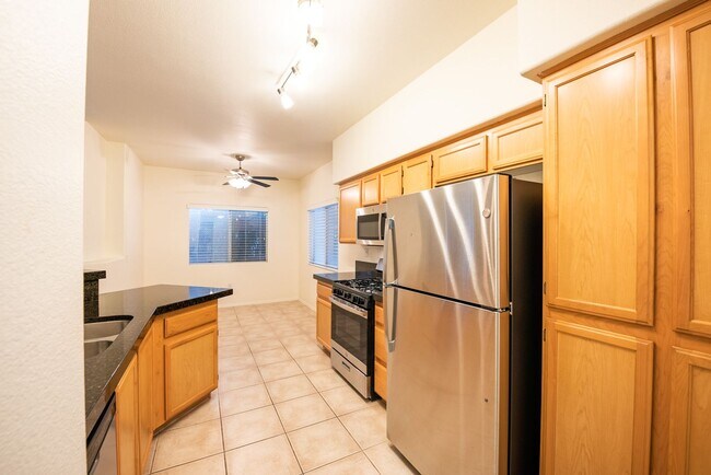 Building Photo - 2-Bedroom, 2-Bath House - Las Vegas, NV