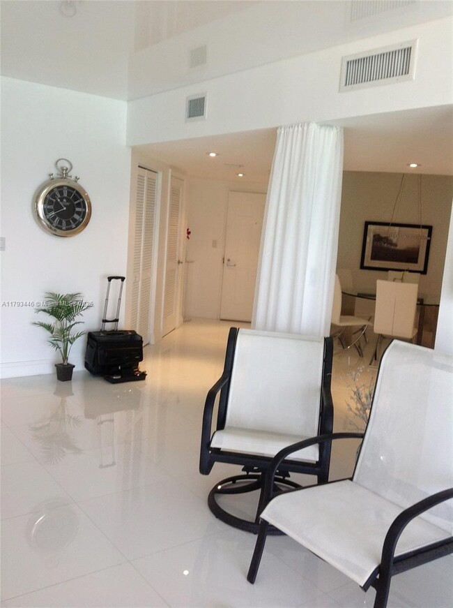 Building Photo - 16699 Collins Ave