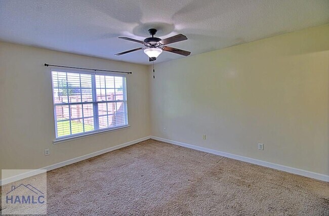 Building Photo - 119 Grandview Dr