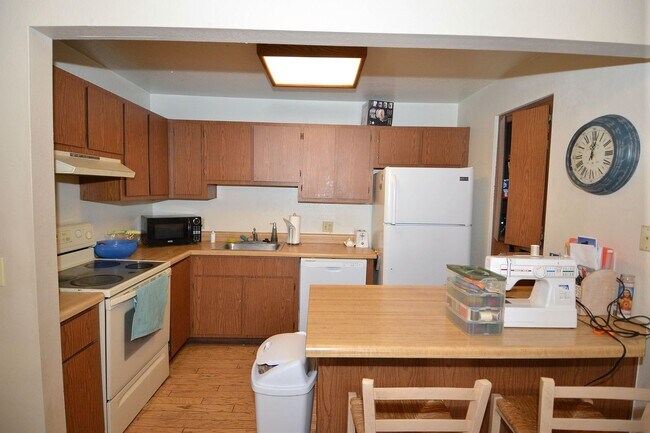 Building Photo - University Meadows Condo For Rent