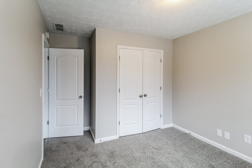 Building Photo - 105 Cypress Dr