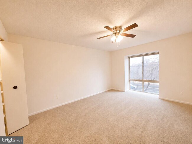 Building Photo - 10204 Bushman Dr