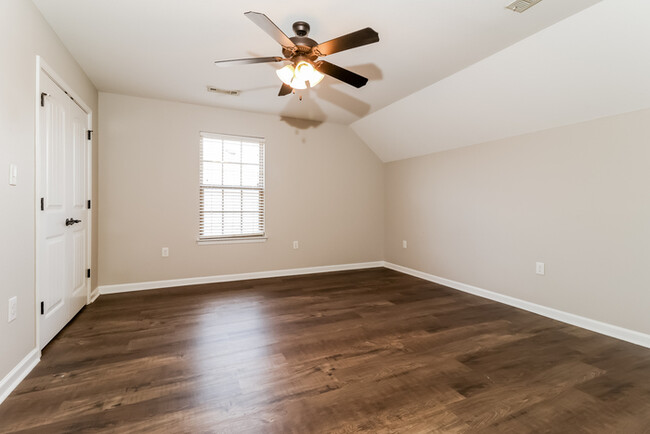 Building Photo - Fall in Love with this Floor Plan in Bryant