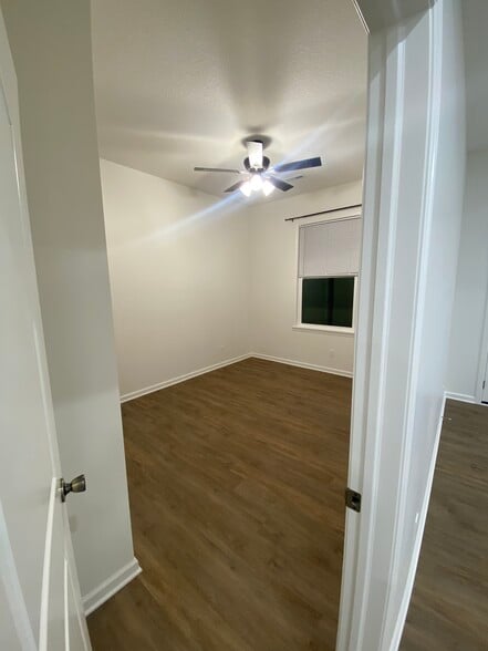 Building Photo - 203 E Ellsworth St