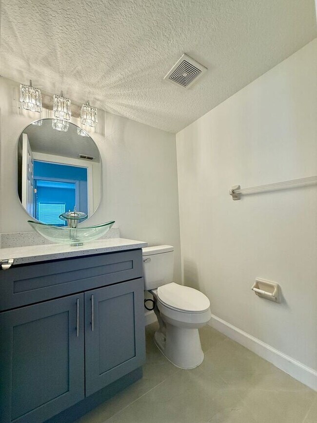 Building Photo - GORGEOUS, Large Completely Renovated Two-Story 4/2.5 PLUS LOFT in POINCIANA VILLAGES!