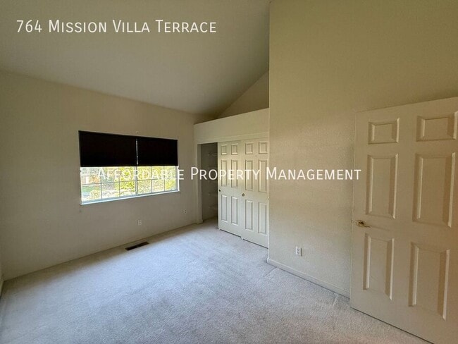 Building Photo - 764 Mission Villa Terrace