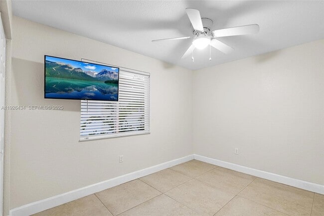 Building Photo - 1472 SW 44th Ave