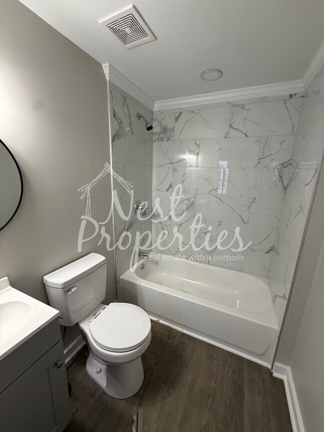 Building Photo - 233 E Cambridge Ave