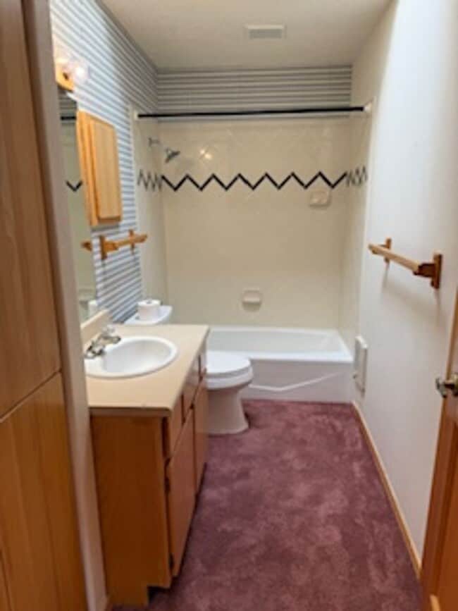 Building Photo - 5 Oriente Ct