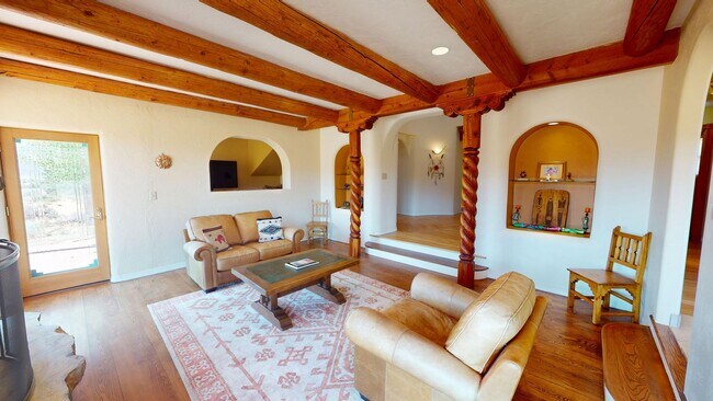 Building Photo - Custom Adobe style home in exclusive Navaj...