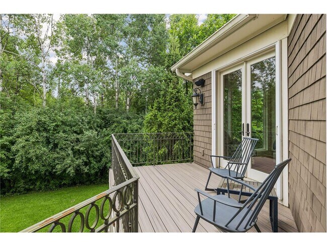 Building Photo - 15700 Portico Dr