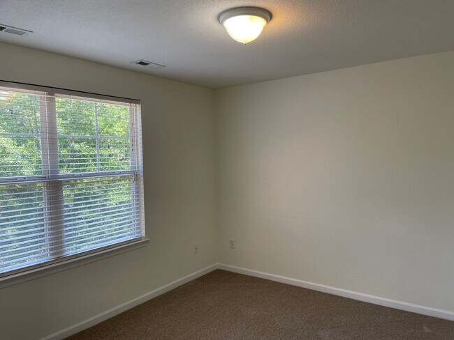 Building Photo - Beautiful Norfolk Waterfront Condo!