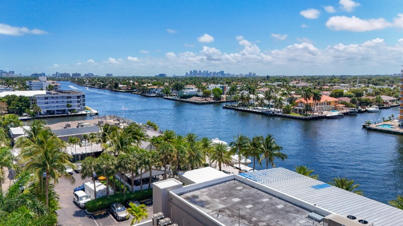 Building Photo - 3020 NE 32nd Ave