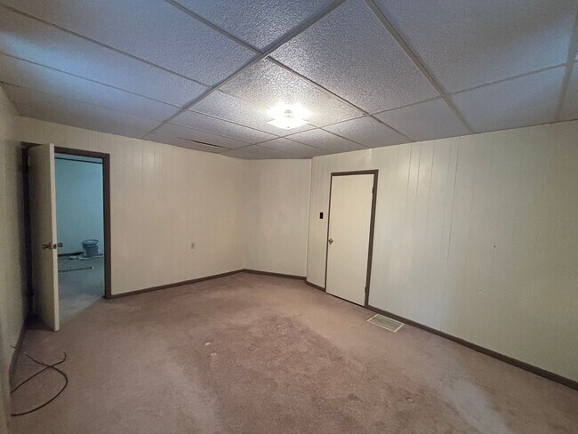 Building Photo - 250 Park Ave