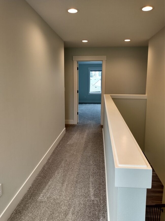 Building Photo - Welcome to this Beautiful Property in Keizer