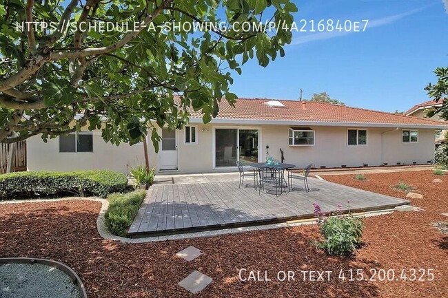 Building Photo - Charming Custom-Built 4-Bedroom Home with ...