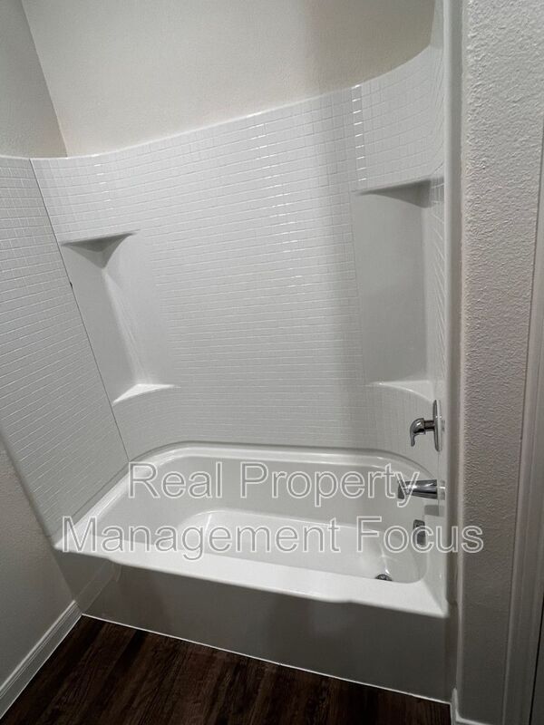 Building Photo - 837 Clark Dr