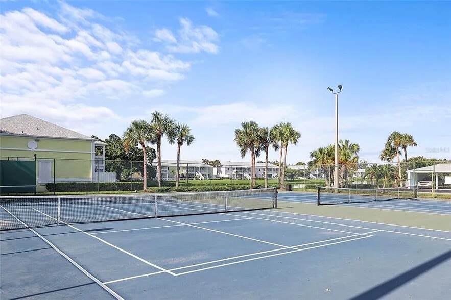 Building Photo - 3837 Pompano Dr SE