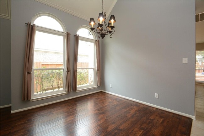 Building Photo - 5327 Willow Knoll Ct