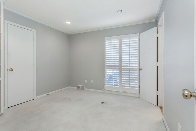 Building Photo - 6926 Colfax Dr