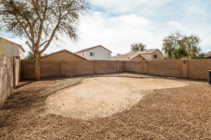 Building Photo - 4091 E Mica Rd