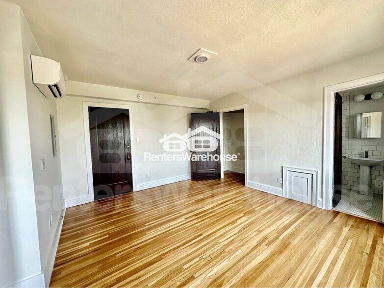 Primary Photo - 2315 Grand Ave