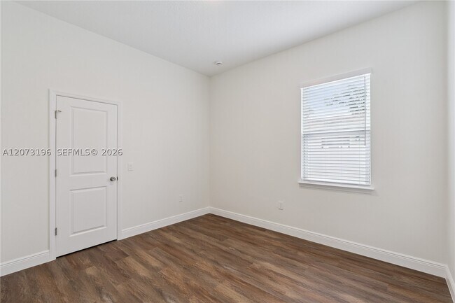 Building Photo - 1296 Moselle Ave