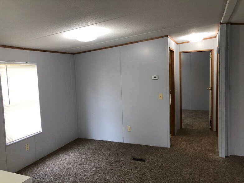 Building Photo - 18449 SE 52nd Pl