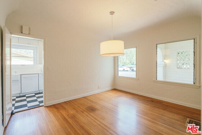 Building Photo - 5013 Hartwick St
