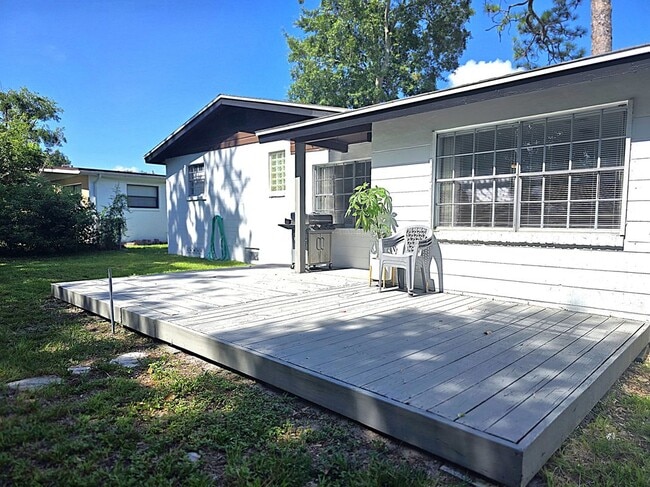 Building Photo - 3437 Lenczyk Dr W