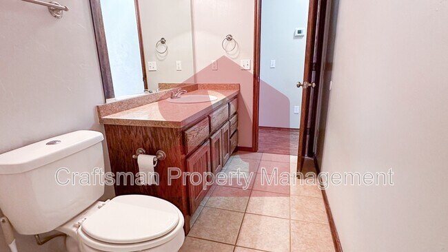 Building Photo - 1704 January Pl