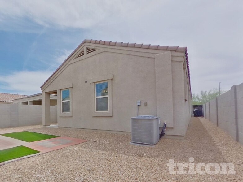 Building Photo - 29964 W Mulberry Dr