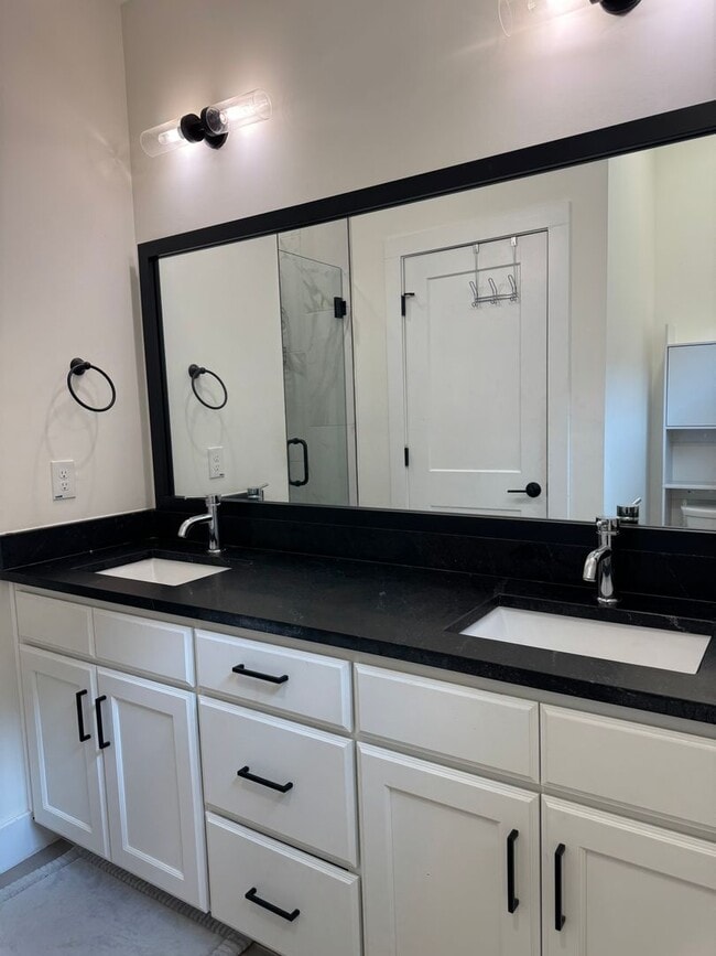 Building Photo - Tastefully Built Modern Durham Home