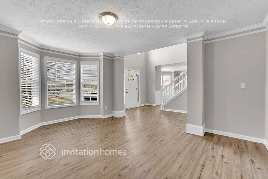 Building Photo - 729 Coach Way