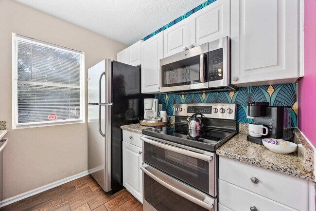 Building Photo - 414 28th Ave N