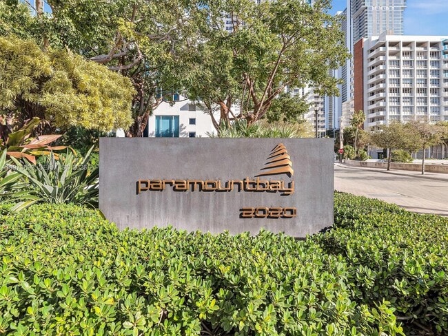 Building Photo - 2020 N Bayshore Dr