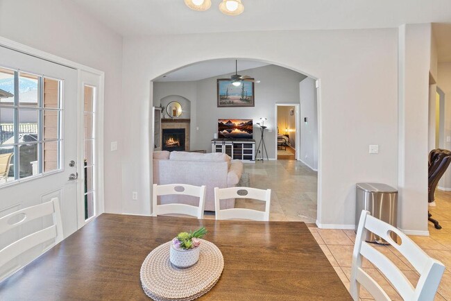 Building Photo - 603 Brookline Loop