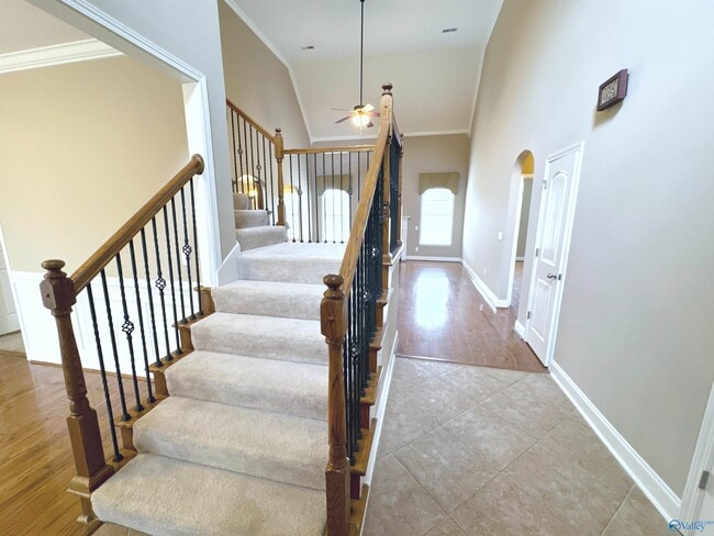 Building Photo - 126 Windridge Way SW