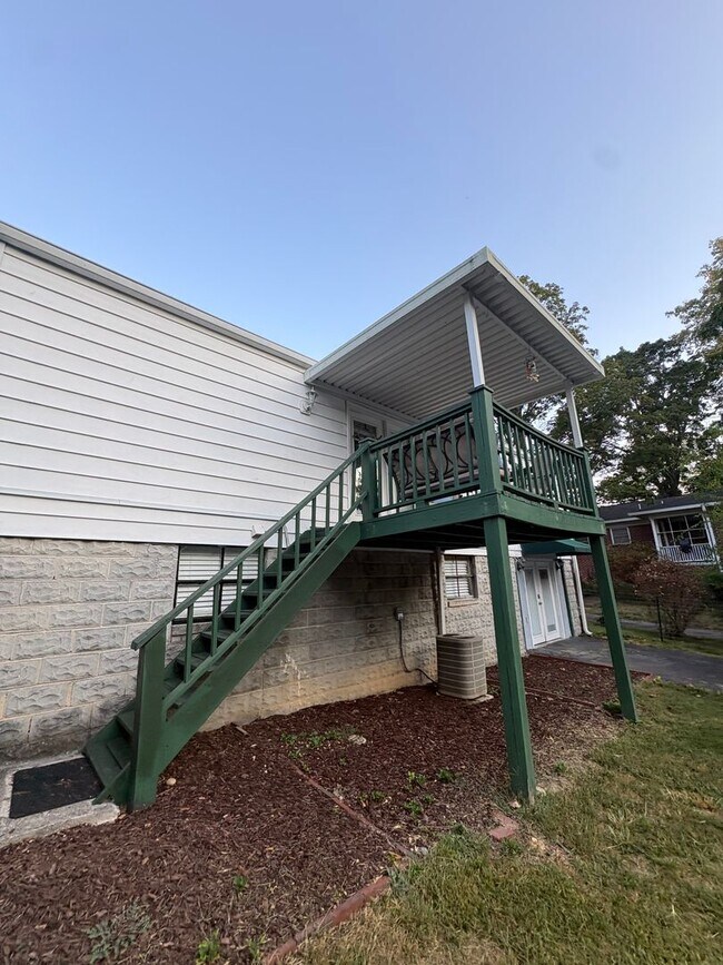 Building Photo - 106 S Germantown Rd
